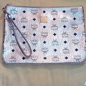 COPY - MCM clutch